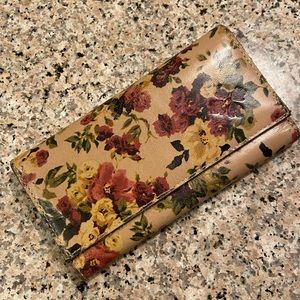 Patricia Nash Leather Teresa Wallet Antique Rose Print